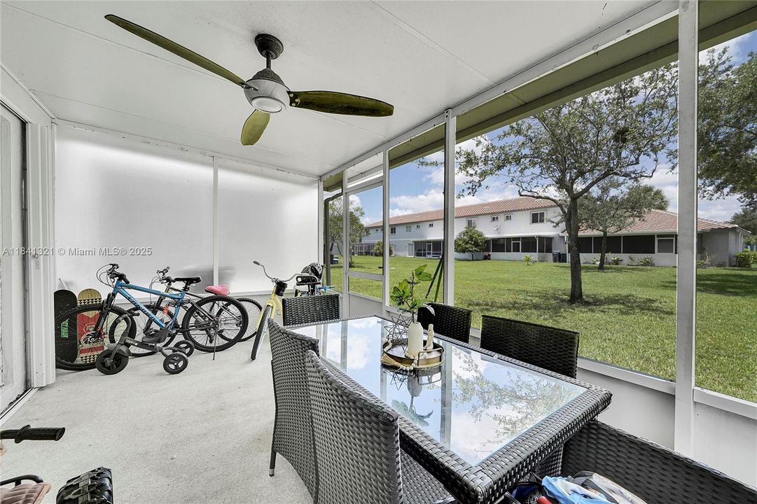 En Venta: $448,000 (3 camas, 2 baños, 1361 Pies cuadrados)