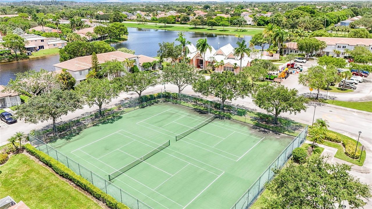 En Venta: $448,000 (3 camas, 2 baños, 1361 Pies cuadrados)