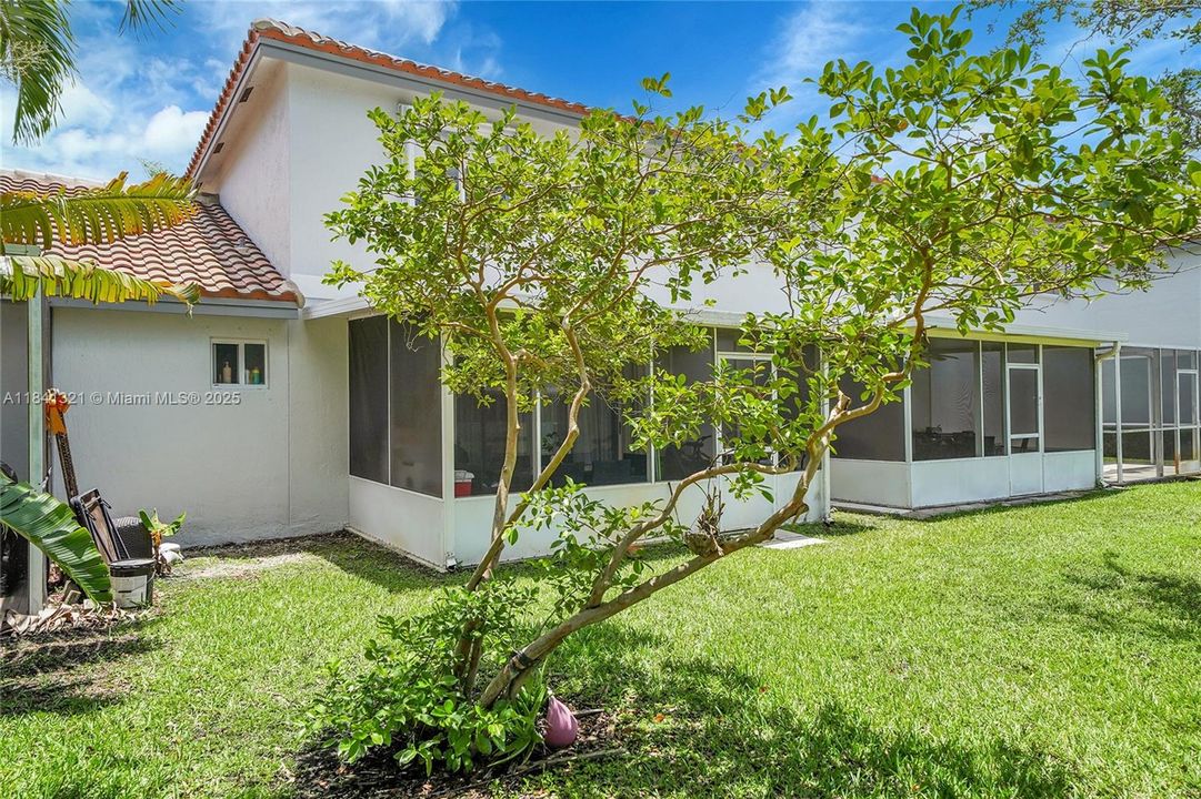 En Venta: $448,000 (3 camas, 2 baños, 1361 Pies cuadrados)