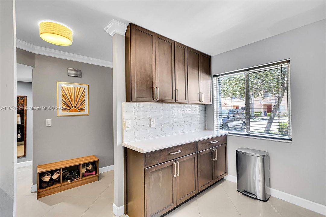 En Venta: $448,000 (3 camas, 2 baños, 1361 Pies cuadrados)