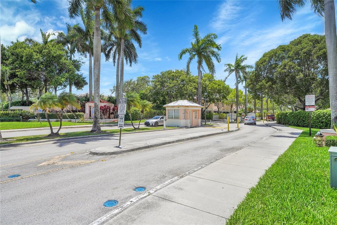 En Venta: $448,000 (3 camas, 2 baños, 1361 Pies cuadrados)