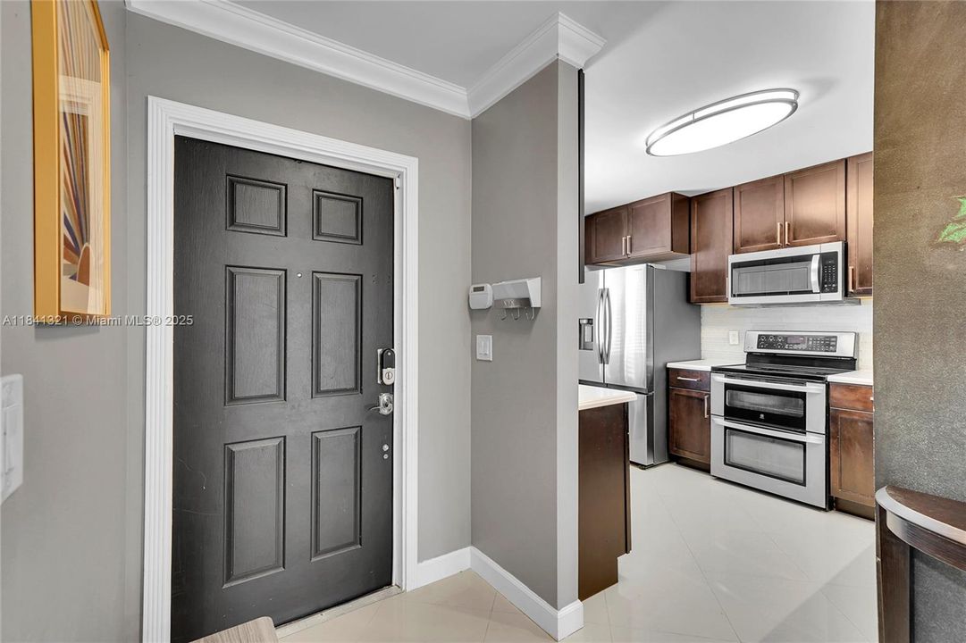 En Venta: $448,000 (3 camas, 2 baños, 1361 Pies cuadrados)