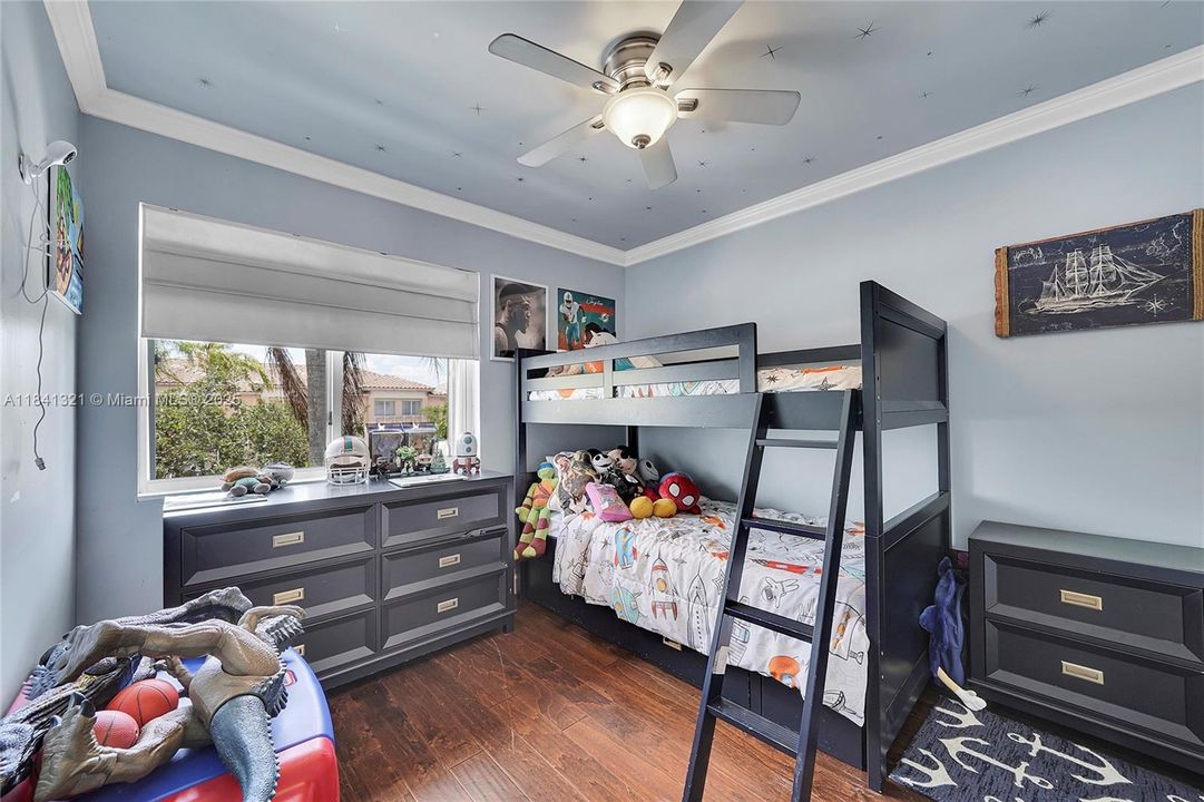 En Venta: $448,000 (3 camas, 2 baños, 1361 Pies cuadrados)