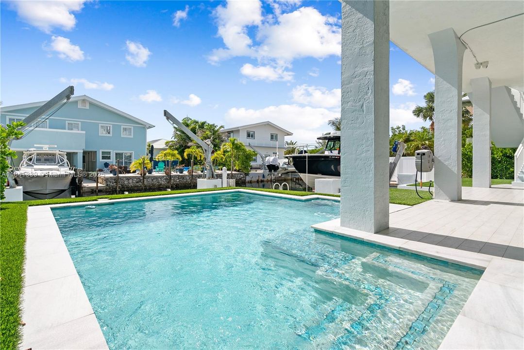 待售: $2,340,000 (4 贝兹, 3 浴室, 2025 平方英尺)