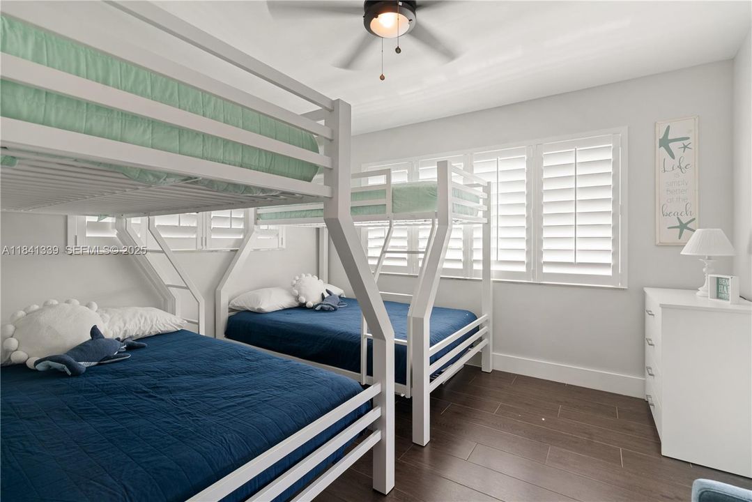 待售: $2,340,000 (4 贝兹, 3 浴室, 2025 平方英尺)