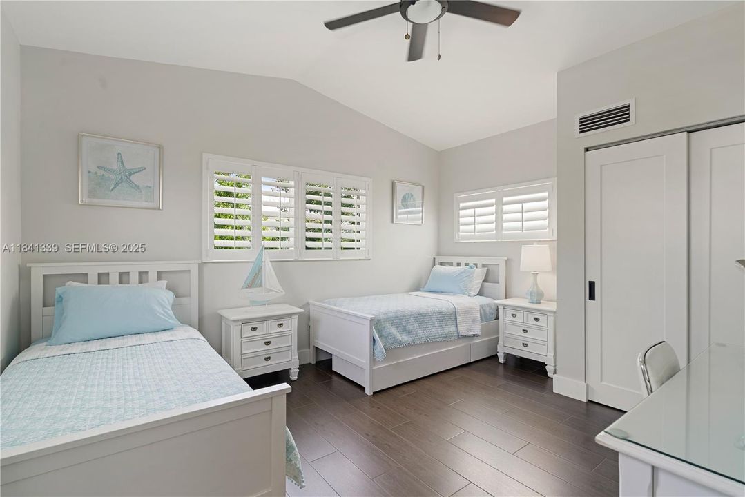 待售: $2,340,000 (4 贝兹, 3 浴室, 2025 平方英尺)