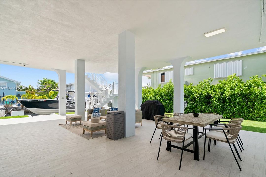 待售: $2,340,000 (4 贝兹, 3 浴室, 2025 平方英尺)