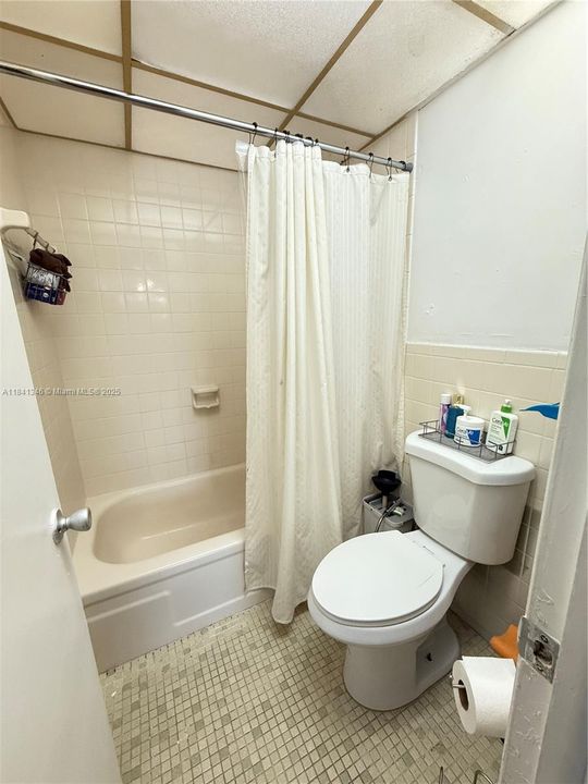 Recently Rented: $1,000 (0 beds, 1 baths, 382 Square Feet)