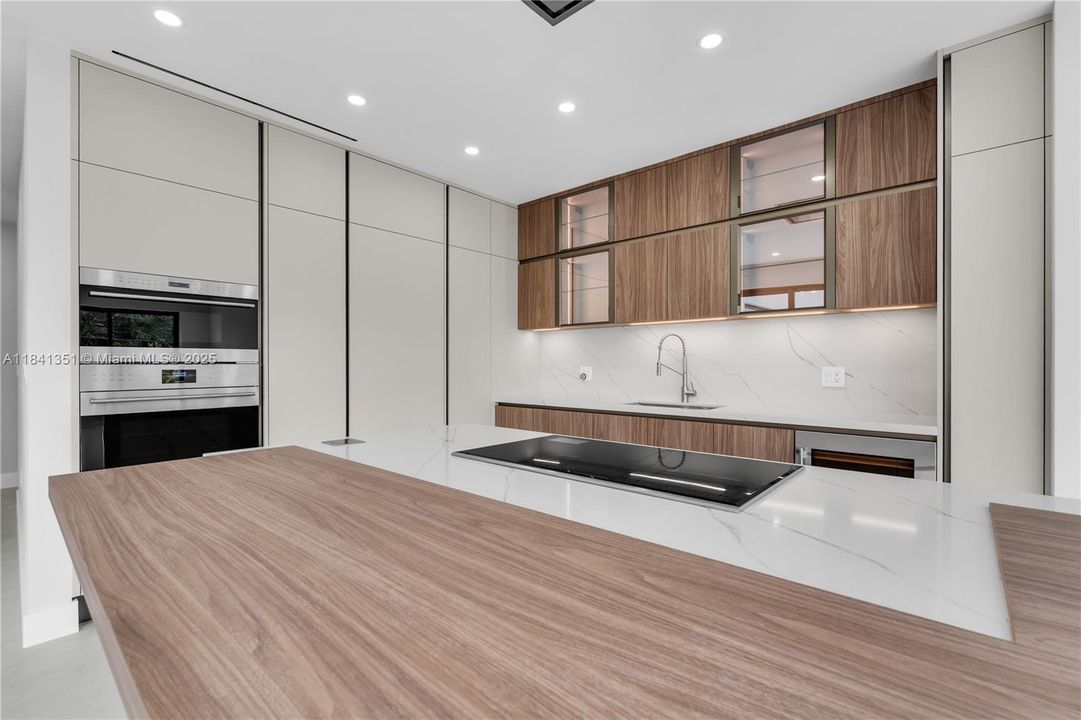 待售: $6,655,000 (6 贝兹, 5 浴室, 3520 平方英尺)