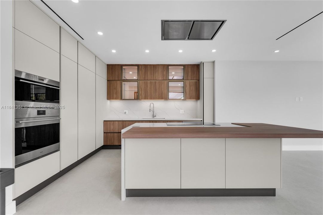 待售: $6,655,000 (6 贝兹, 5 浴室, 3520 平方英尺)