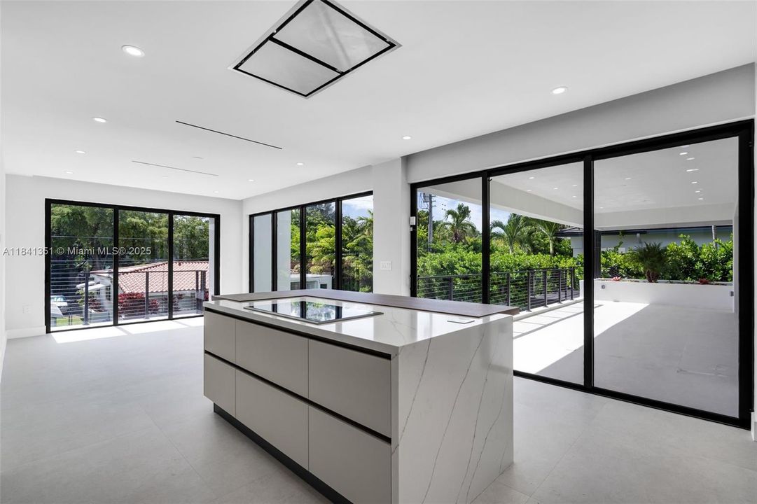 待售: $6,655,000 (6 贝兹, 5 浴室, 3520 平方英尺)