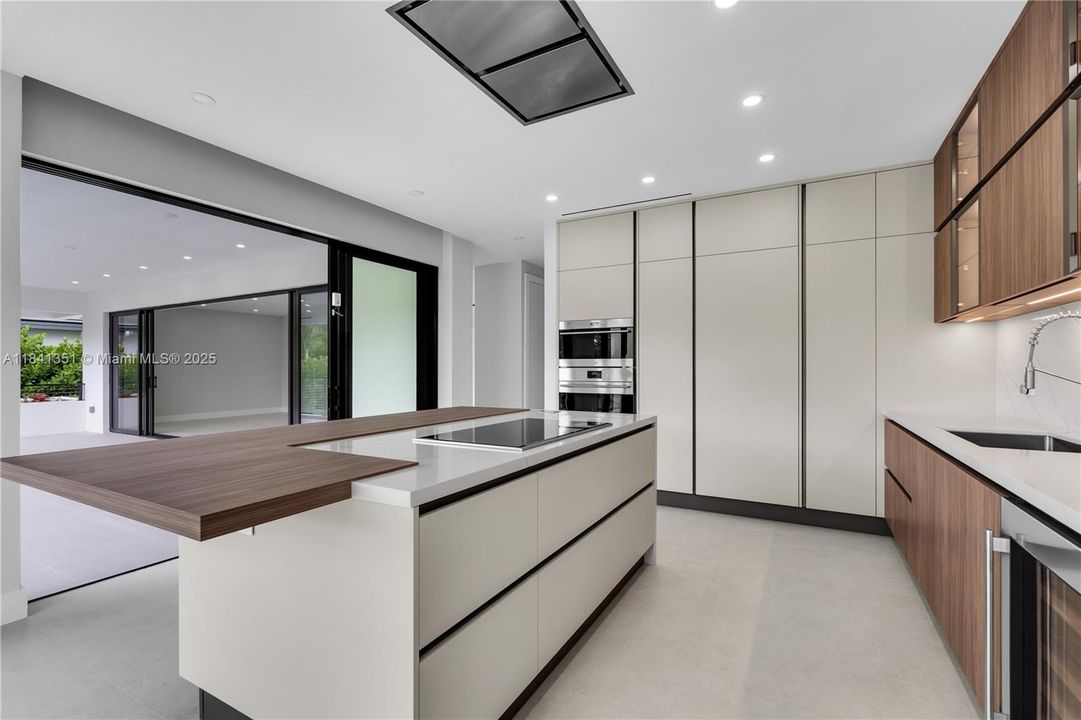 待售: $6,655,000 (6 贝兹, 5 浴室, 3520 平方英尺)