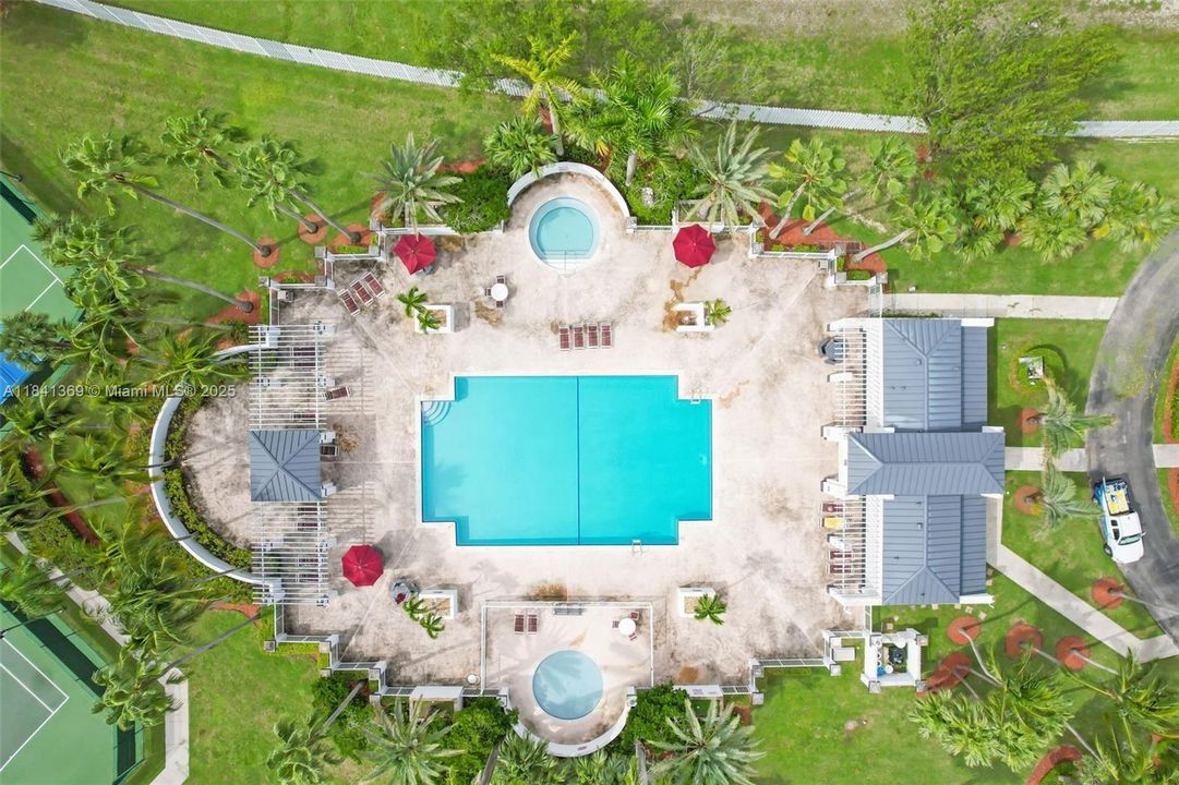 Недавно продано: $604,999 (3 спален, 2 ванн, 1621 Квадратных фут)