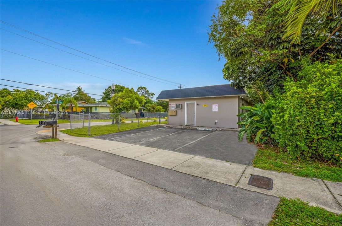 На продажу: $975,000 (0 спален, 0 ванн, 1936 Квадратных фут)