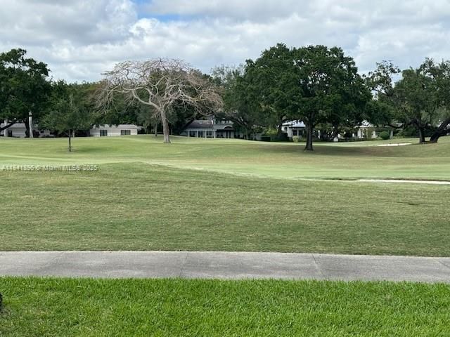 Под контрактом: $11,000 (3 спален, 2 ванн, 3259 Квадратных фут)