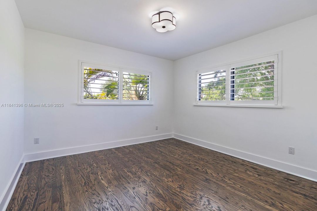 Под контрактом: $11,000 (3 спален, 2 ванн, 3259 Квадратных фут)