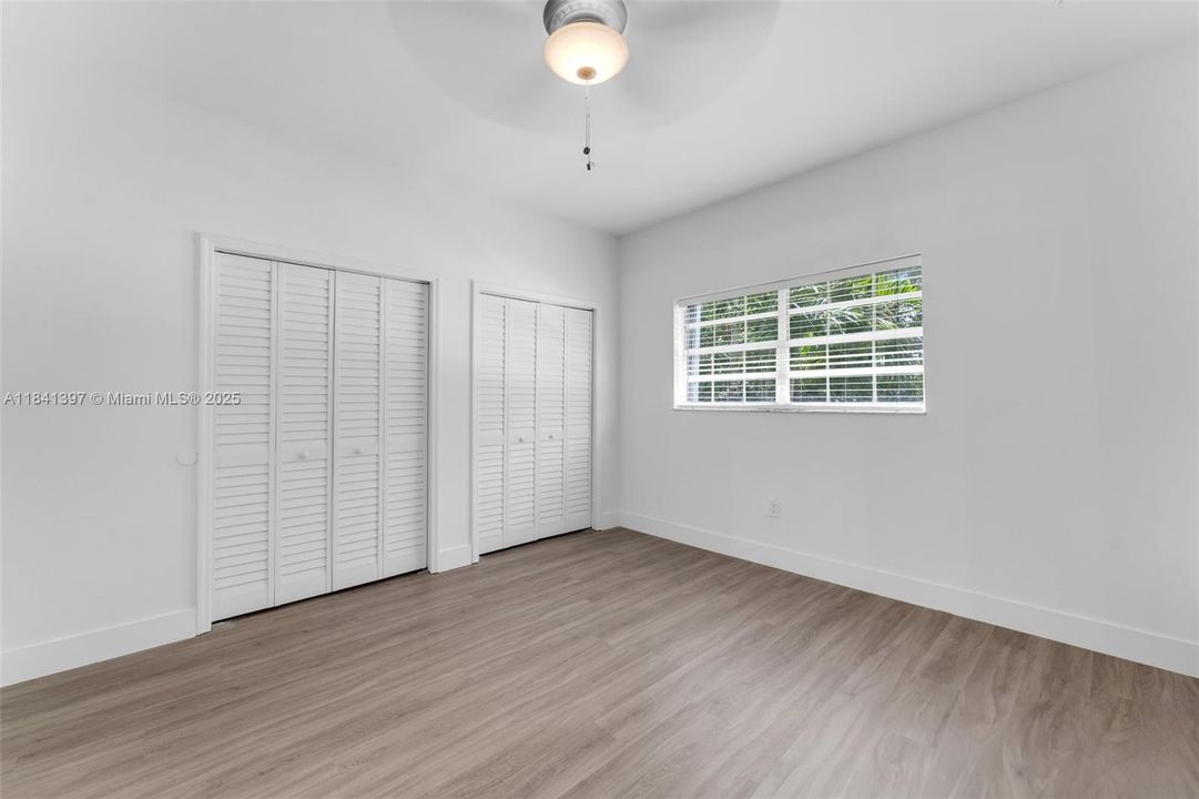 Недавно продано: $430,000 (2 спален, 2 ванн, 1280 Квадратных фут)