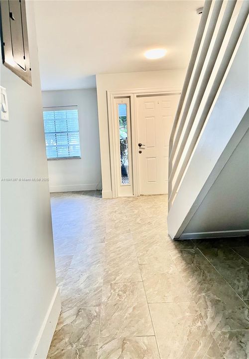 Недавно продано: $430,000 (2 спален, 2 ванн, 1280 Квадратных фут)