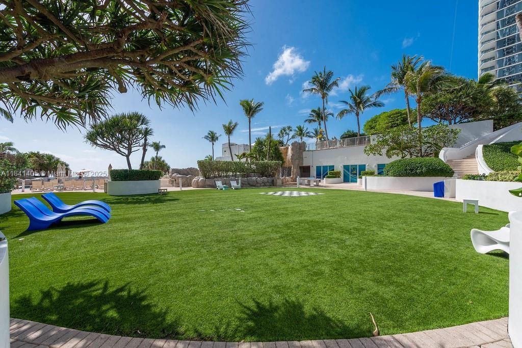 Vendido Recientemente: $2,300,000 (3 camas, 3 baños, 2143 Pies cuadrados)