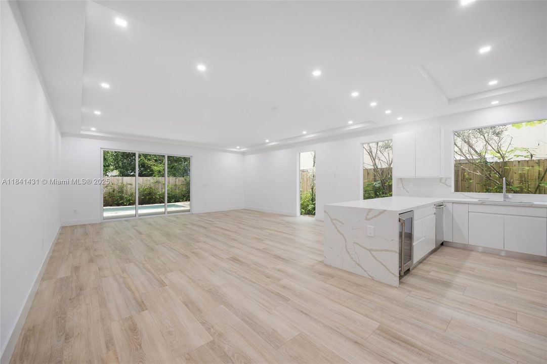 En Venta: $1,575,000 (3 camas, 3 baños, 2574 Pies cuadrados)