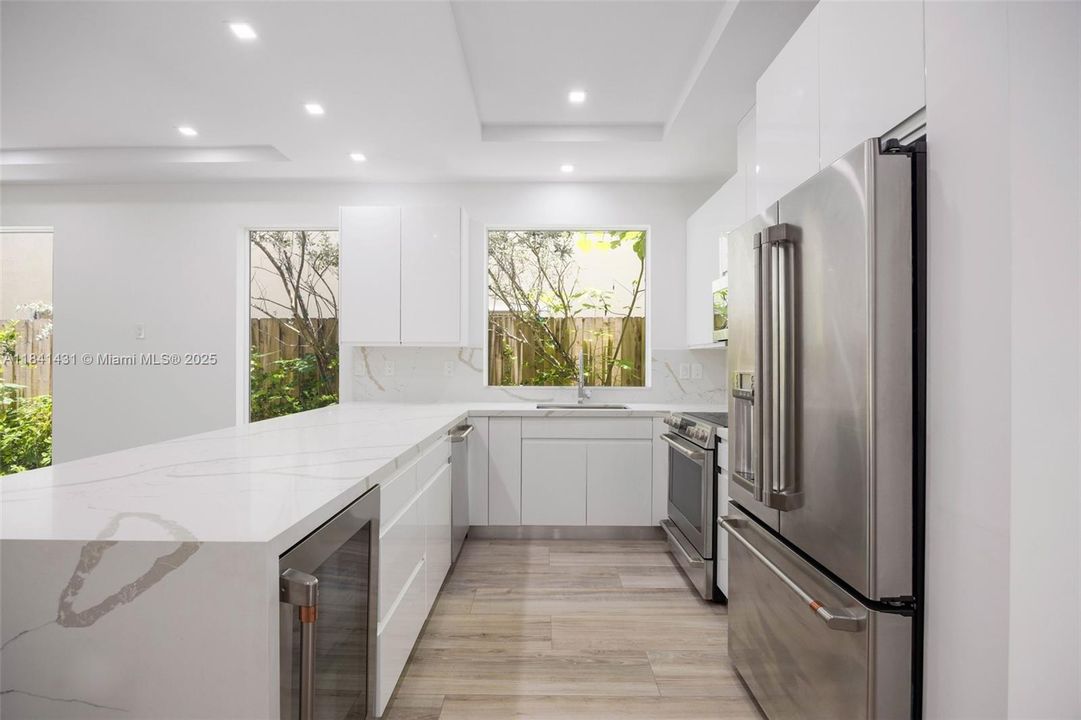 En Venta: $1,575,000 (3 camas, 3 baños, 2574 Pies cuadrados)