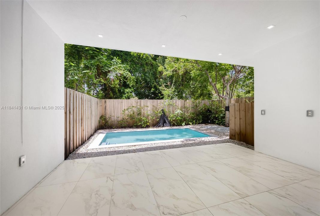 En Venta: $1,575,000 (3 camas, 3 baños, 2574 Pies cuadrados)