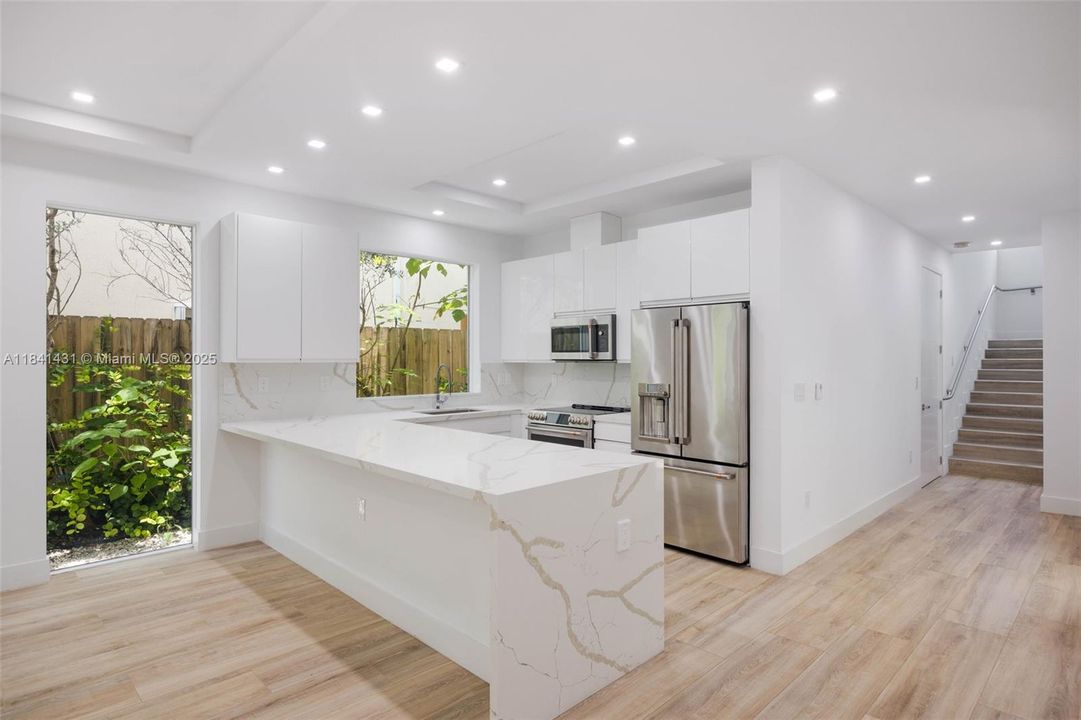 En Venta: $1,575,000 (3 camas, 3 baños, 2574 Pies cuadrados)