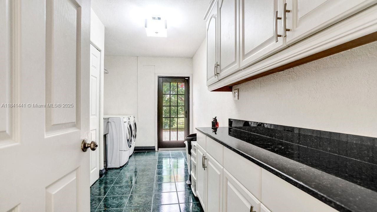 En Venta: $2,295,000 (5 camas, 5 baños, 5025 Pies cuadrados)