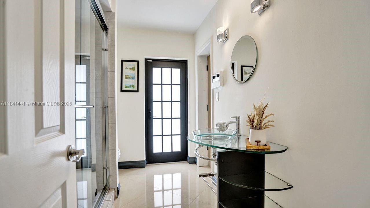 En Venta: $2,295,000 (5 camas, 5 baños, 5025 Pies cuadrados)