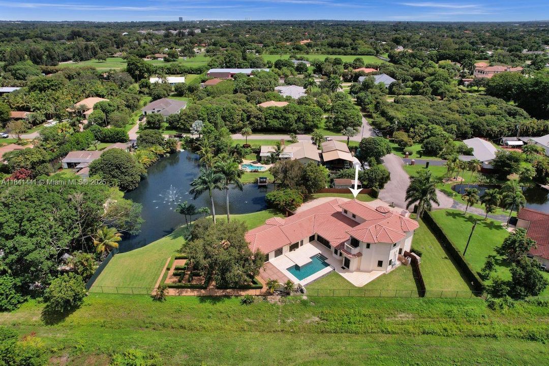 En Venta: $2,295,000 (5 camas, 5 baños, 5025 Pies cuadrados)