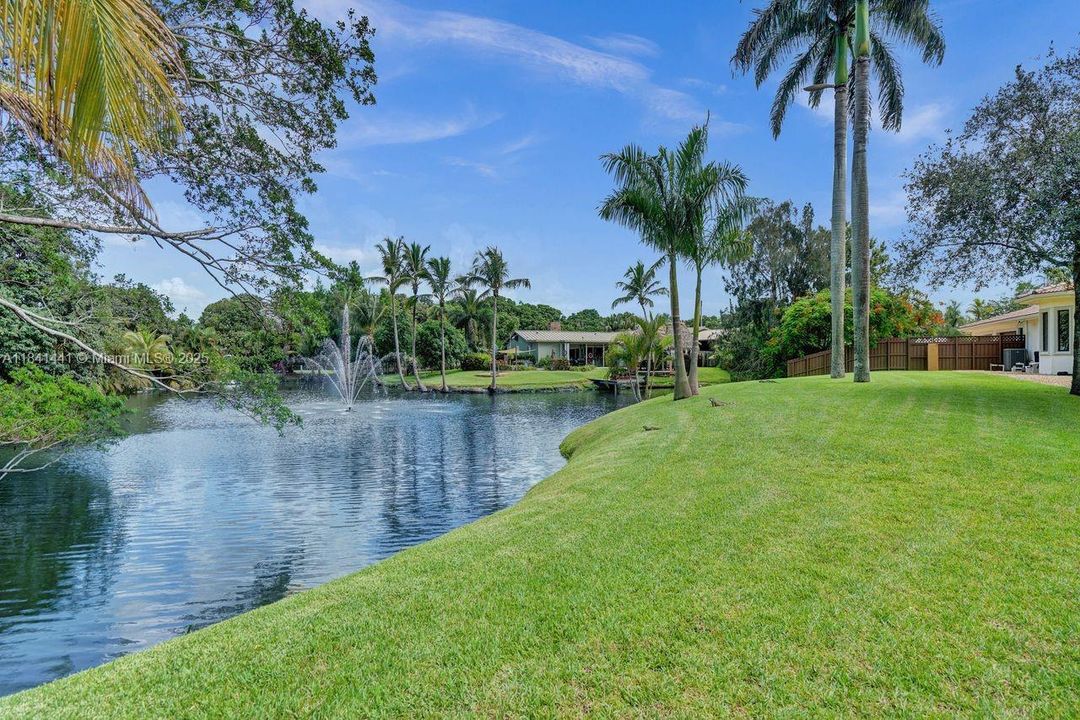 En Venta: $2,295,000 (5 camas, 5 baños, 5025 Pies cuadrados)