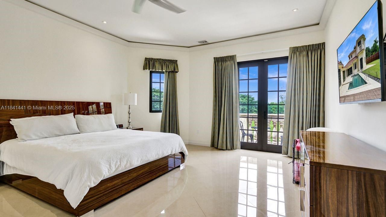 En Venta: $2,295,000 (5 camas, 5 baños, 5025 Pies cuadrados)