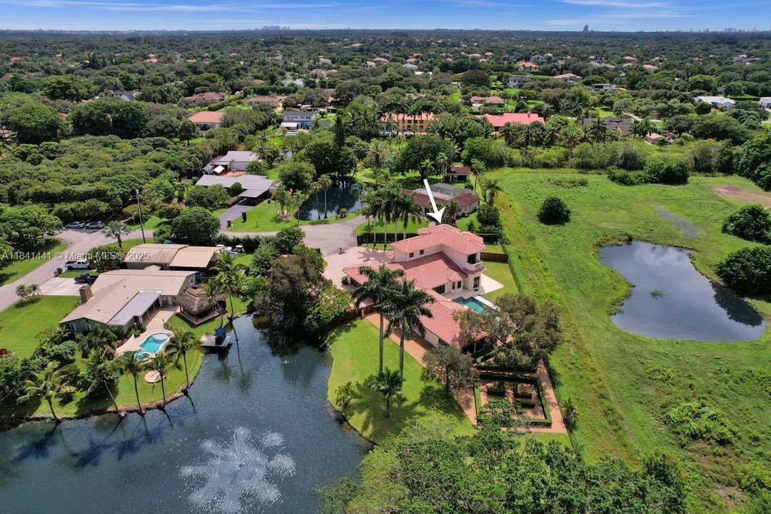 En Venta: $2,295,000 (5 camas, 5 baños, 5025 Pies cuadrados)