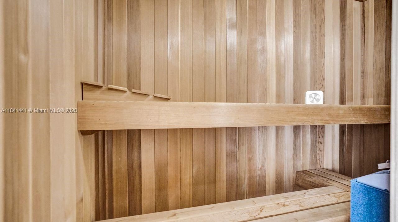 En Venta: $2,295,000 (5 camas, 5 baños, 5025 Pies cuadrados)