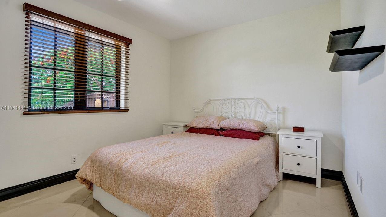 En Venta: $2,295,000 (5 camas, 5 baños, 5025 Pies cuadrados)