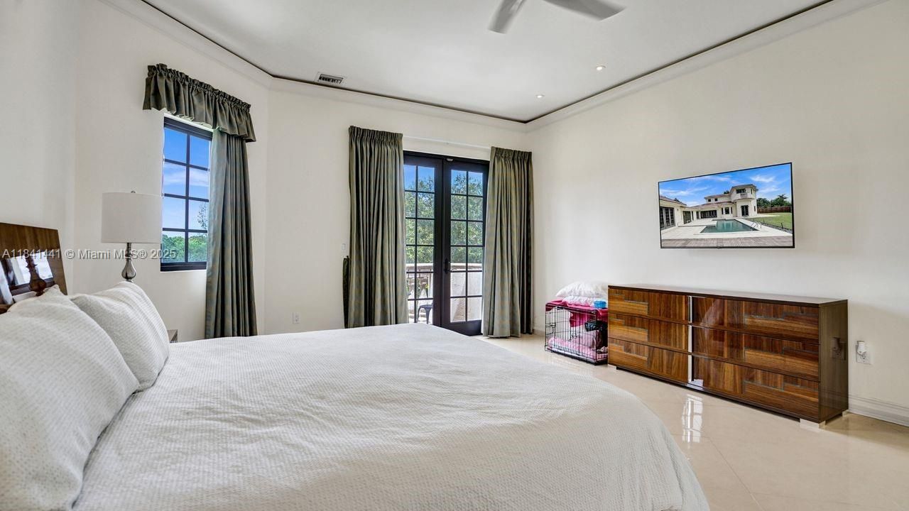 En Venta: $2,295,000 (5 camas, 5 baños, 5025 Pies cuadrados)