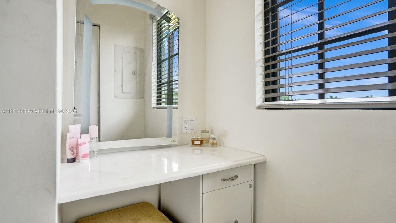 En Venta: $2,295,000 (5 camas, 5 baños, 5025 Pies cuadrados)