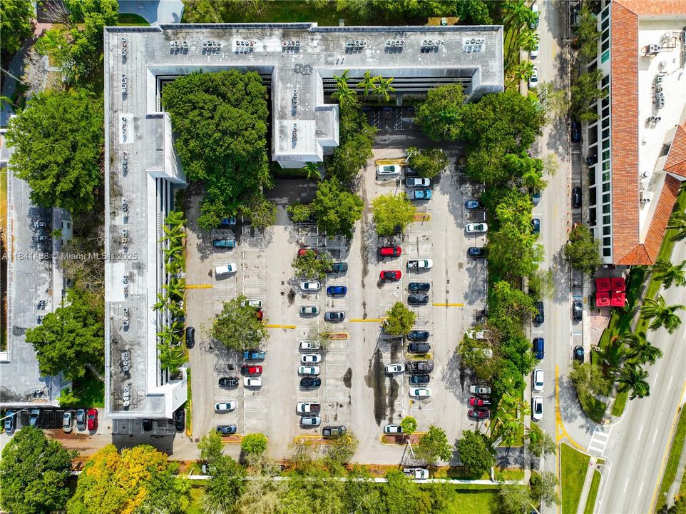 For Sale: $177,000 (1 beds, 1 baths, 664 Square Feet)