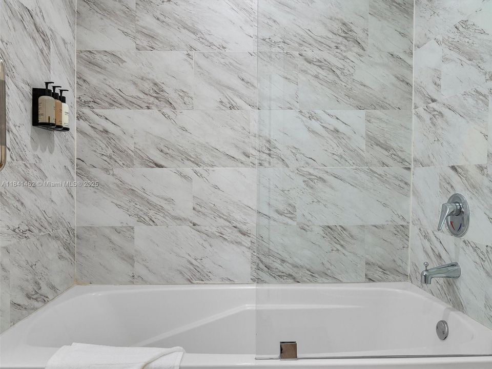 Недавно продано: $699,000 (1 спален, 2 ванн, 767 Квадратных фут)