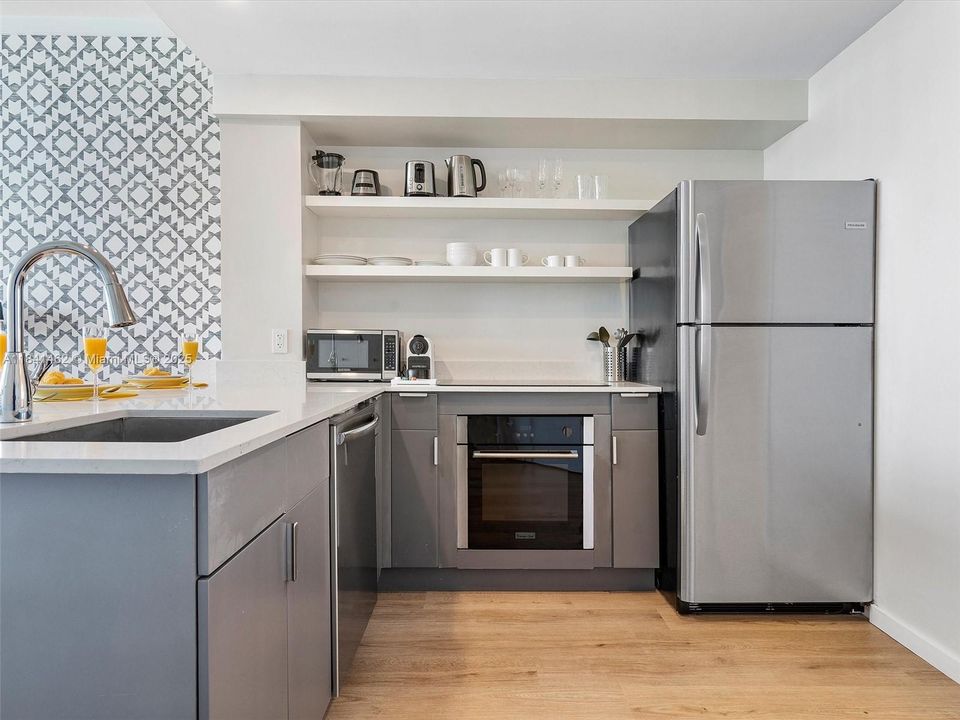 Недавно продано: $699,000 (1 спален, 2 ванн, 767 Квадратных фут)