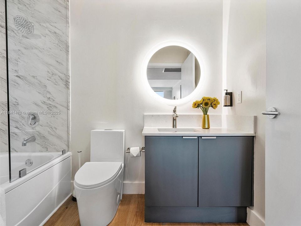 Недавно продано: $699,000 (1 спален, 2 ванн, 767 Квадратных фут)