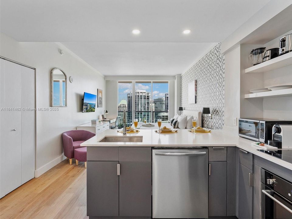 Недавно продано: $699,000 (1 спален, 2 ванн, 767 Квадратных фут)