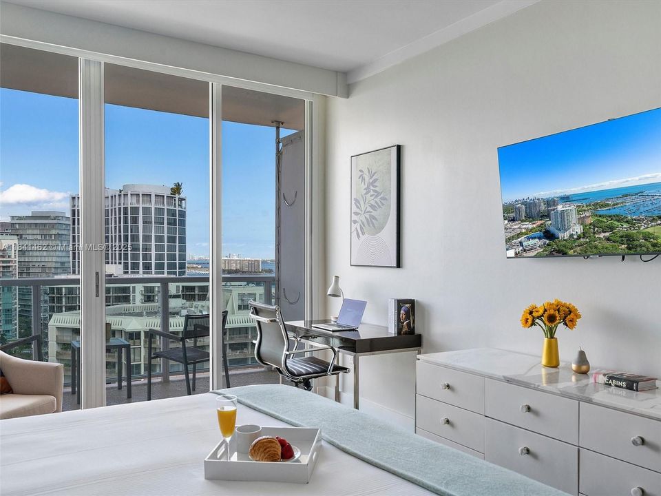 Недавно продано: $699,000 (1 спален, 2 ванн, 767 Квадратных фут)