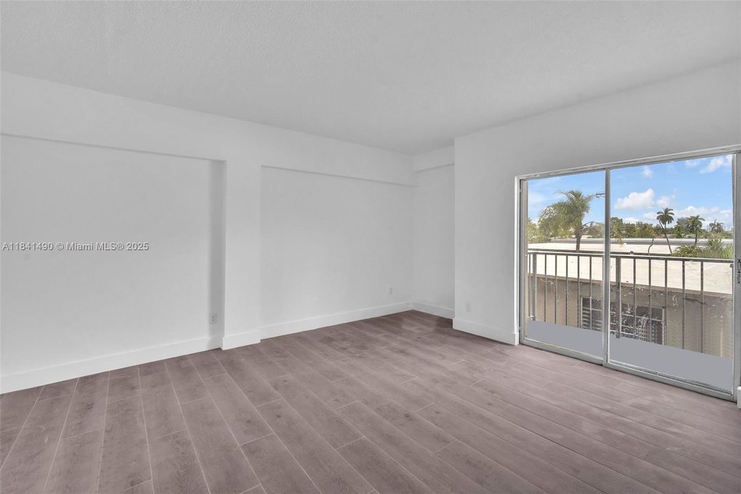 For Sale: $265,000 (1 beds, 1 baths, 607 Square Feet)