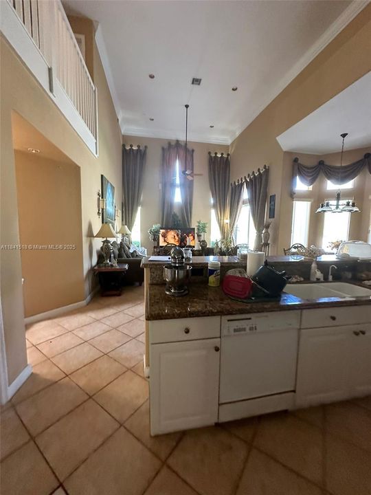 Active With Contract: $799,900 (5 beds, 5 baths, 3561 Square Feet)