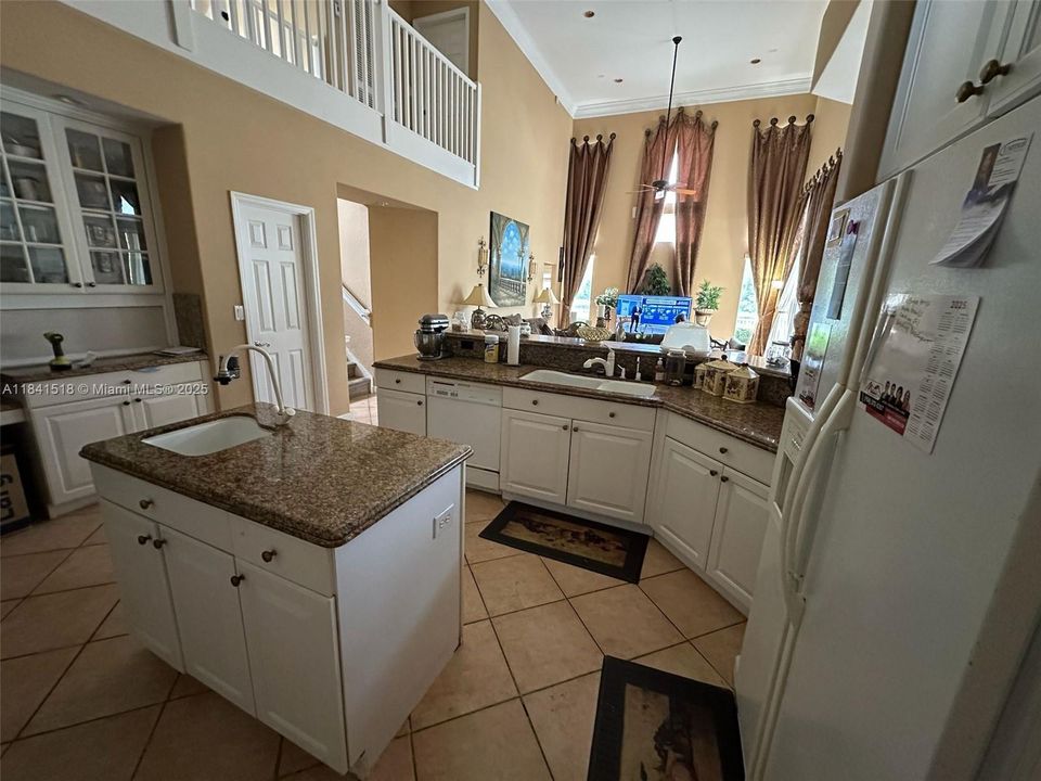 Active With Contract: $799,900 (5 beds, 5 baths, 3561 Square Feet)