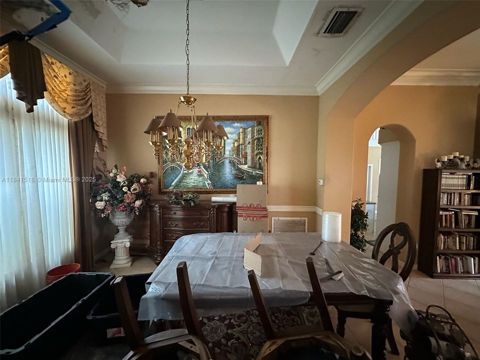 Active With Contract: $799,900 (5 beds, 5 baths, 3561 Square Feet)