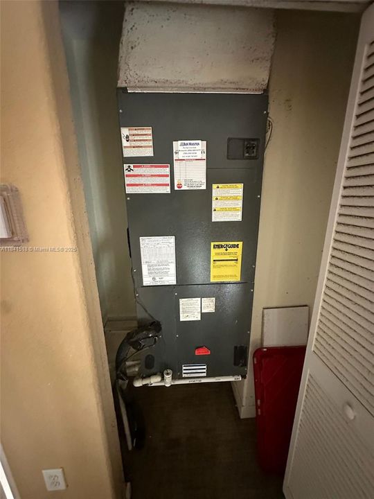 Active With Contract: $799,900 (5 beds, 5 baths, 3561 Square Feet)