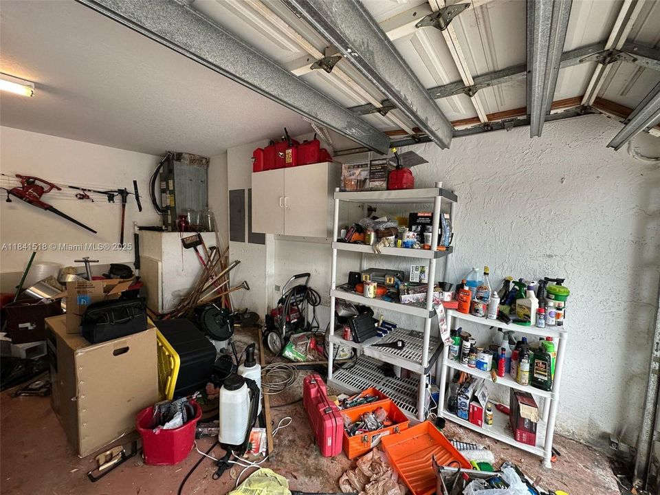 Active With Contract: $799,900 (5 beds, 5 baths, 3561 Square Feet)