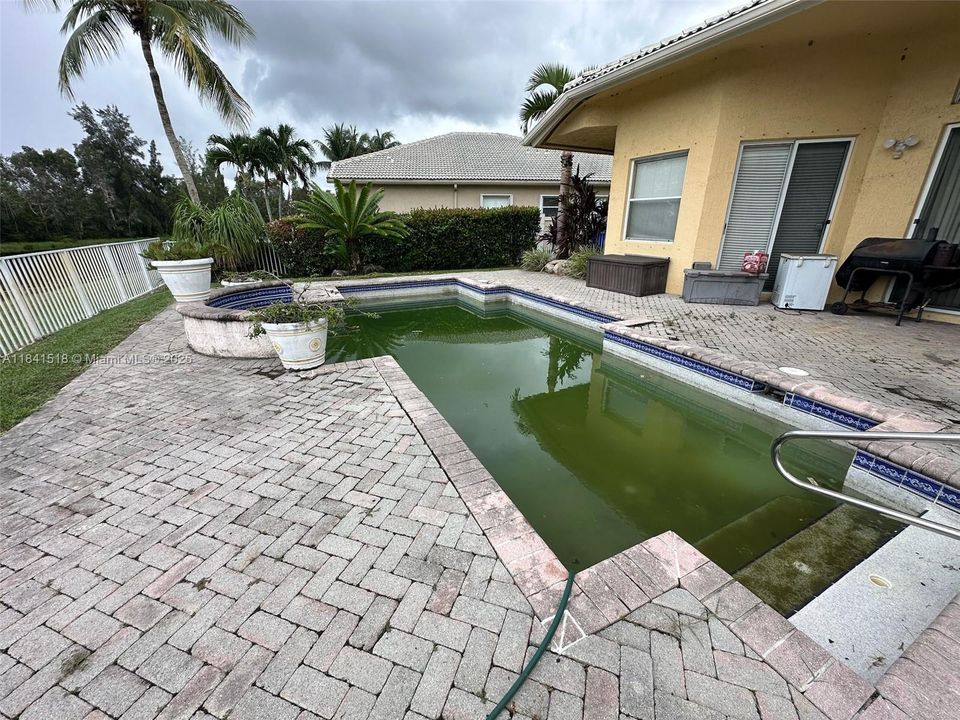 Active With Contract: $799,900 (5 beds, 5 baths, 3561 Square Feet)